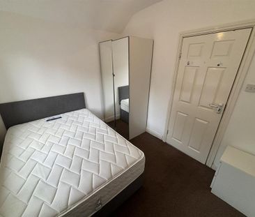 6 bedroom house to rent - Photo 1