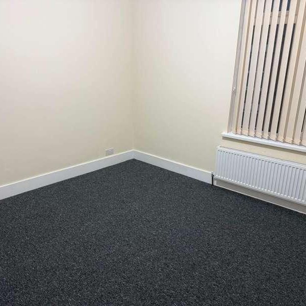 Knighton Lane, Leicester, LE2 - Photo 1