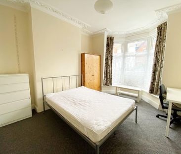 5 bedroom terraced house to rent - Photo 5