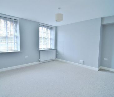 2 bedroom maisonette to rent - Photo 2