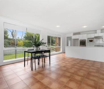 4 Perry Barr Road, Hallett Cove SA 5158 - Photo 2