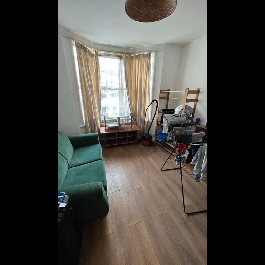 Room in a Shared House, Elswick Road, SE13 - Photo 1