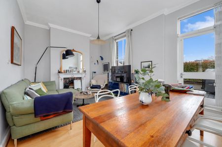 2 bedroom flat to rent - Photo 2