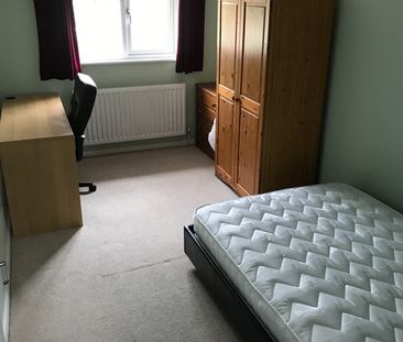 6 Bed Detached House, Kite Hay Close, BS16 - Photo 3