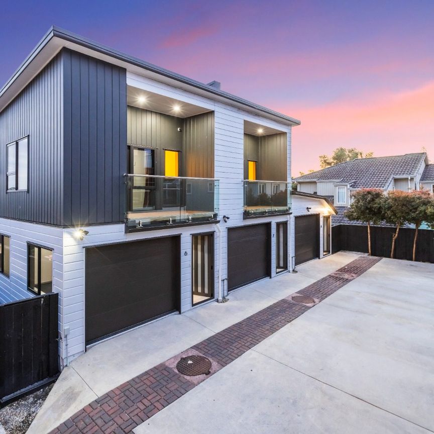 Semi-Furnished, 3bedroom 2 bathroom house Available NOW! - Photo 1