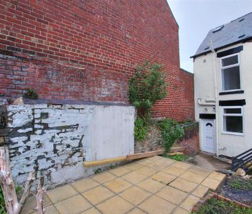 2 bedroom terraced house to rent - Photo 4