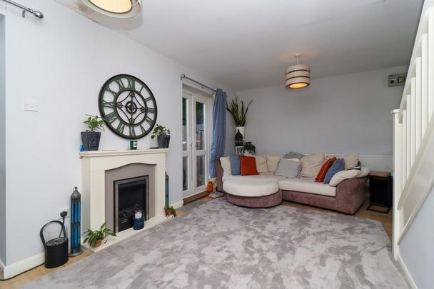 2 bedroom terraced house to rent - Photo 1