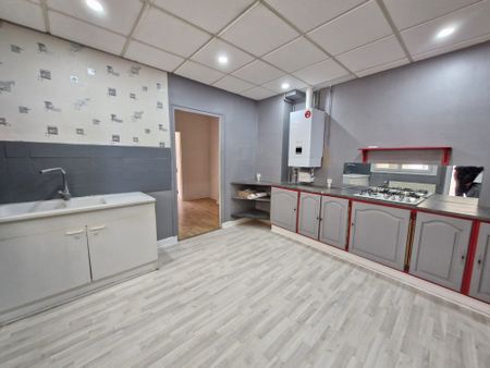 Location Appartement 3 pièces 94m² LES ROCHES DE CONDRIEU 38370 - Photo 2