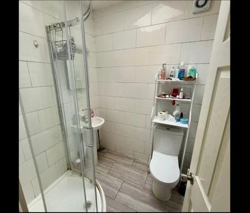 Room in a Shared House, The Green, W3 - Photo 6