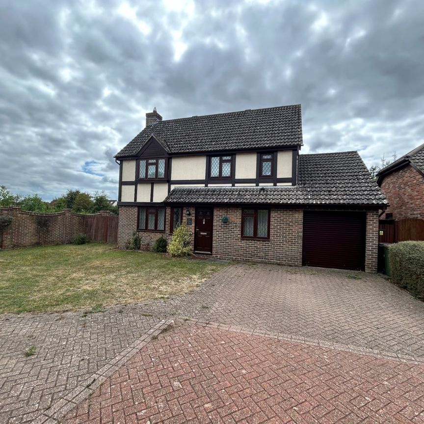 4 bedroom detached house to rent - Photo 1