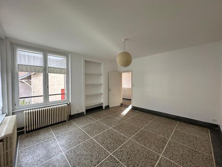 Location Maison 4 pièces 89m² CHAMALIERES 63400 - Photo 2