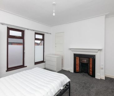 204 Donegall Avenue, BT12, Belfast - Photo 6