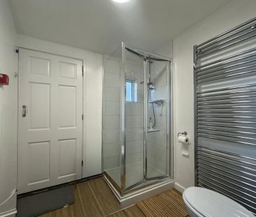 1 bedroom in a house share to rent - Photo 6
