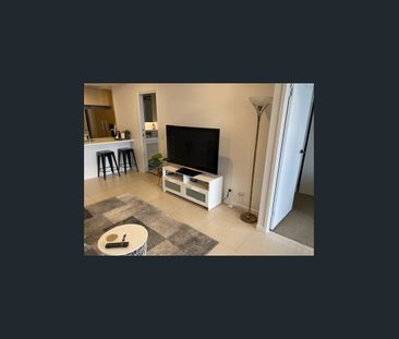 Fully Furnished, Prime Location - Modern 1-Bedroom Apartment in Sto... - Photo 2