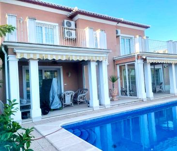 FOR RENT: SPACIOUS AND ELEGANT VILLA IN MORAIRA with 4 bedrooms for... - Photo 2