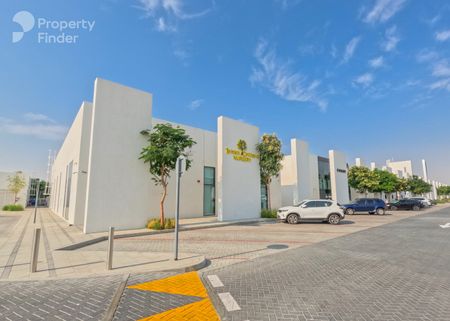 Charming 4 BR Nasma Residence with Garden & Parking - Photo 3