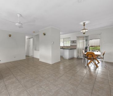 9 Naples Street, Wishart QLD 4122 - House For Rent | Domain - Photo 1