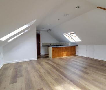 Studio to rent - Photo 6