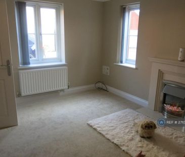 4 bedroom semi-detached house to rent - Photo 3