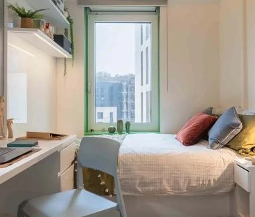 Gold 2 Bed Apartment - Photo 3