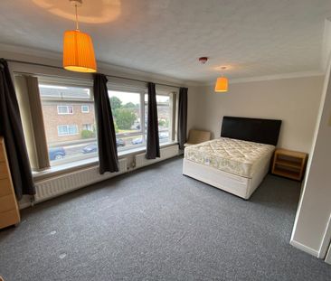 Room in a Shared House, Portway Close, RG1 - Photo 6