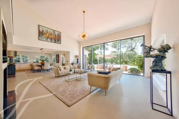 Tout savoir sur cette maison dans le quartier Village-Le Val-Cabrieres, à Mougins - Photo 1