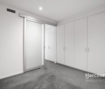 1912/620 Collins Street, Melbourne - Photo 3