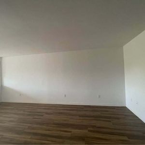 5 ½ HAUT TRIPLEX – Date Entrée Flexibe - Photo 3