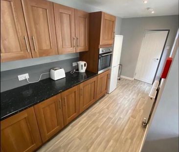 Roden Street, All Bills Included, Belfast, BT12 5QB - Photo 4