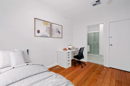 Single Room Ensuite - Photo 3