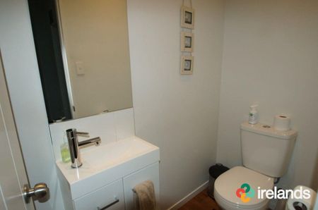 Furnished Room Available – Power & Internet Included! - Photo 4