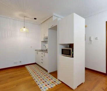 Piso de alquiler en Calle de Martínez Izquierdo, Guindalera - Photo 1