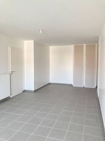 Location appartement Eybens 38320 64.95 m² - Photo 4