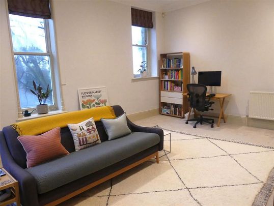 3 bedroom apartment to rent - Photo 1