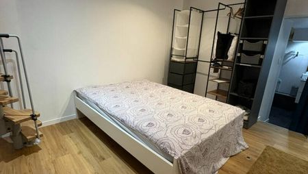 F2 DUPLEX MEUBLE - QUARTIER MAZELLE - COUR INTERIEURE - Photo 4