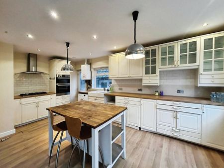 3 bedroom detached house to rent - Photo 4