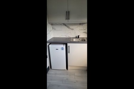 Room in a Shared House, Blackwell Close, E5 - Photo 3