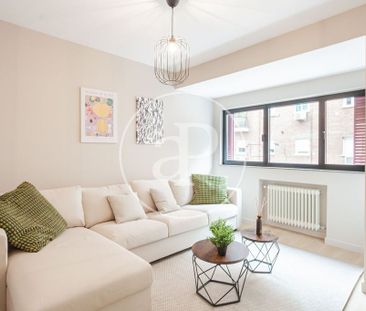 2 bedroom luxury Flat for rent in Madrid, Spain - Photo 4