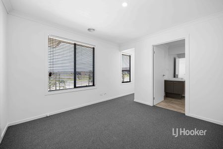 17 Leona Drive, Wyndham Vale VIC, Belconnen - Photo 3