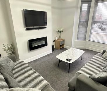 Room 1, St. Luke’s Road, Holbeck, Leeds, LS11 8JA - Photo 3