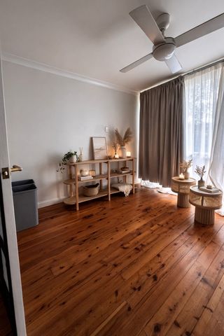 North Gosford - Photo 4