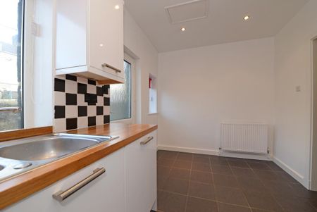 2 bedroom terraced house to rent - Photo 3