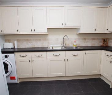 2 bedroom flat to rent - Photo 5