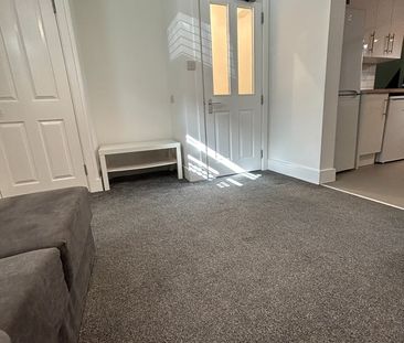 5 Bed Terraced House, Park Crescent Road, BN2 - Photo 3