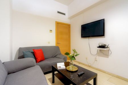 Cozy room in central Madrid - Photo 2
