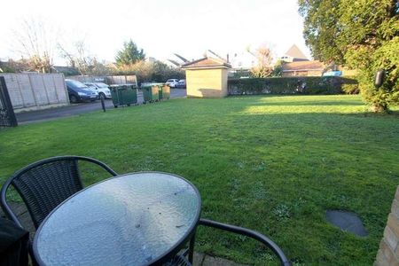 Gresham Road, Staines-upon-thames, TW18 - Photo 5