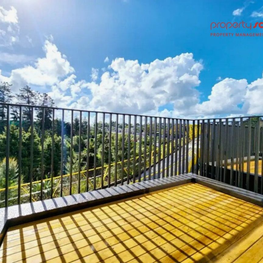 Like New in Westgate! - Photo 1