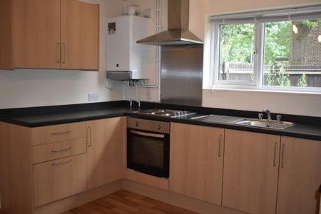 3 bedroom terraced house to rent - Photo 4