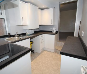 3 bedroom apartment to rent - Photo 2