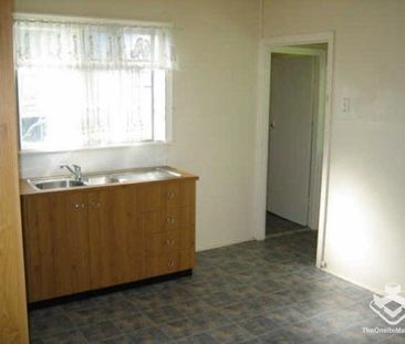 INGHAM 3 BED HOUSE - Photo 4